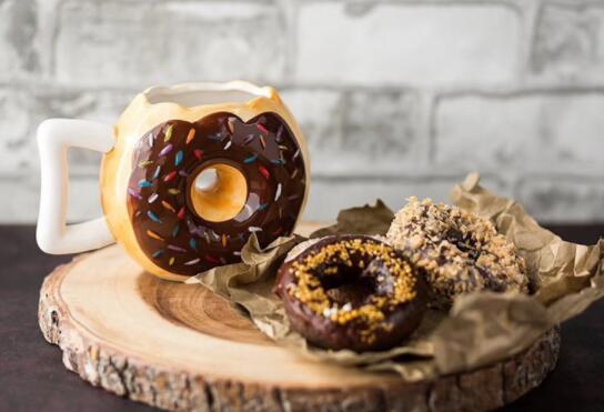 Mug donut en céramique