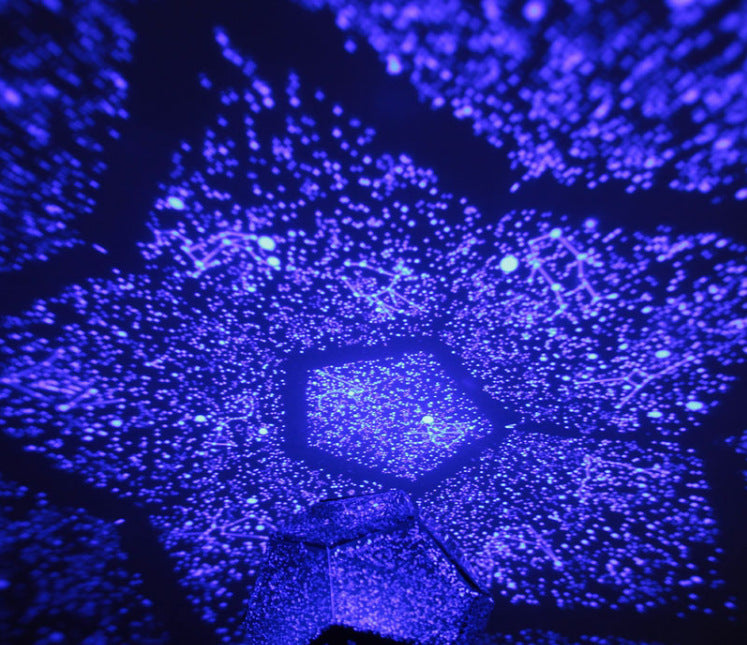 Lampe de projection scientifique à LED mettant en valeur le projecteur d'étoiles romantique des quatre saisons